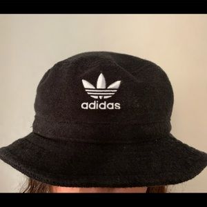 Adidas bucket hat
